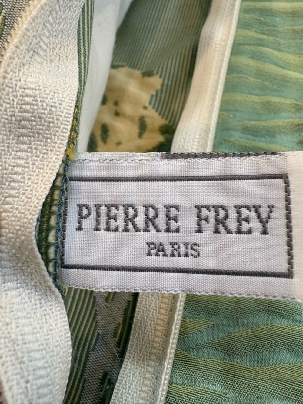 Pierre Frey Coastal Throw Pillow Cover Set. Reverse to all green-see photos - Picture 4 of 4